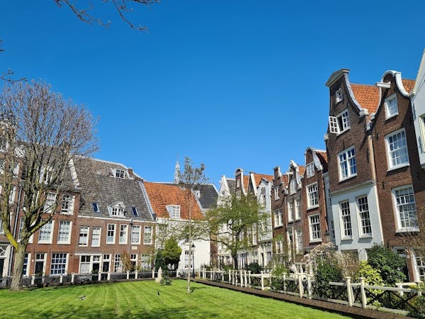 Wandeltocht door de Begijnhof